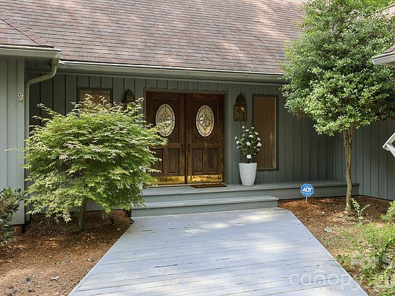 3rd image of 16311 Croatan Ct #124