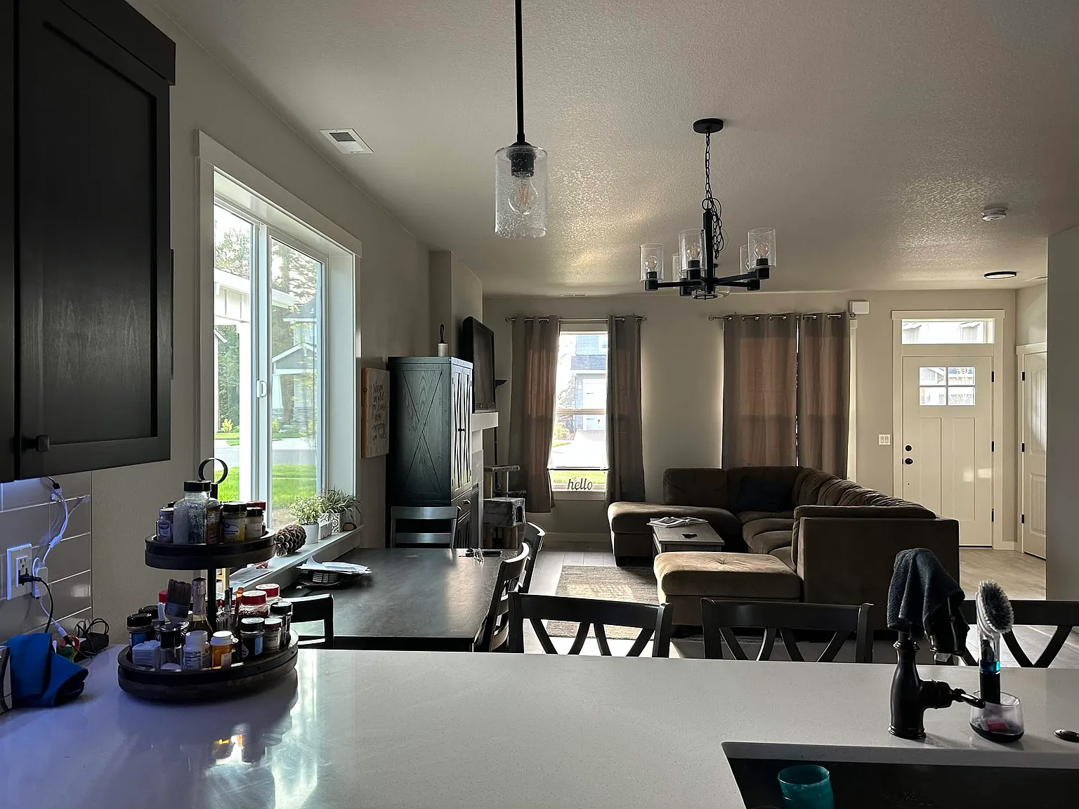 3 bed, 2.5 bath, 1788 sqft, $3,100 — Photo 3