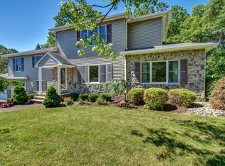 8 Hamilton Ct, Whippany, NJ 07981