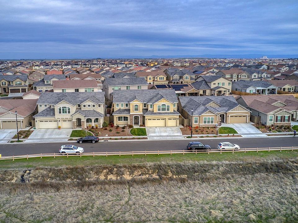 1st image of 3200 S Cumberland Dr