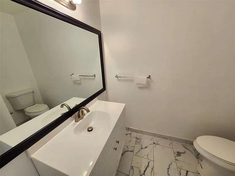 9421 NW 15th St #234 — Photo 11