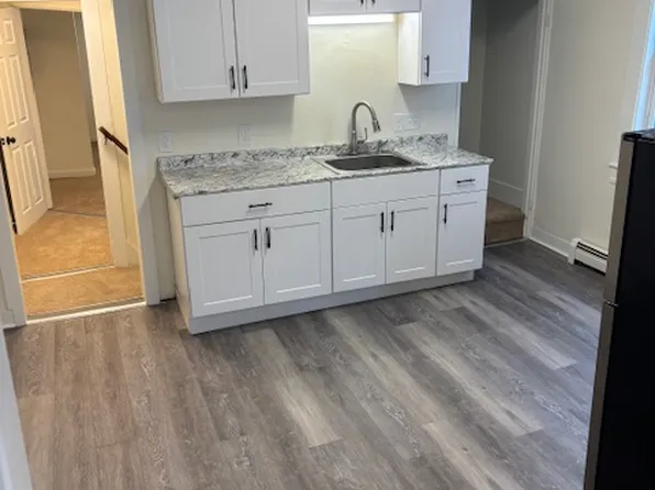 30A 2nd St #B, Dover, NH 03820