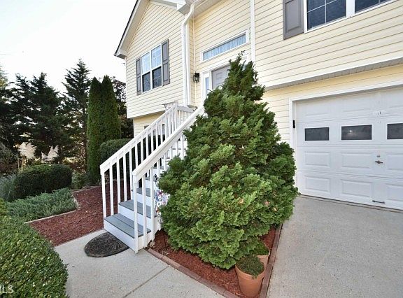 3rd image of 66 Old Hickory Way