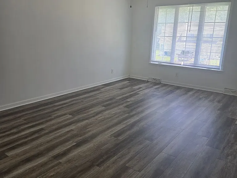 627 N Iowa St — Photo 10