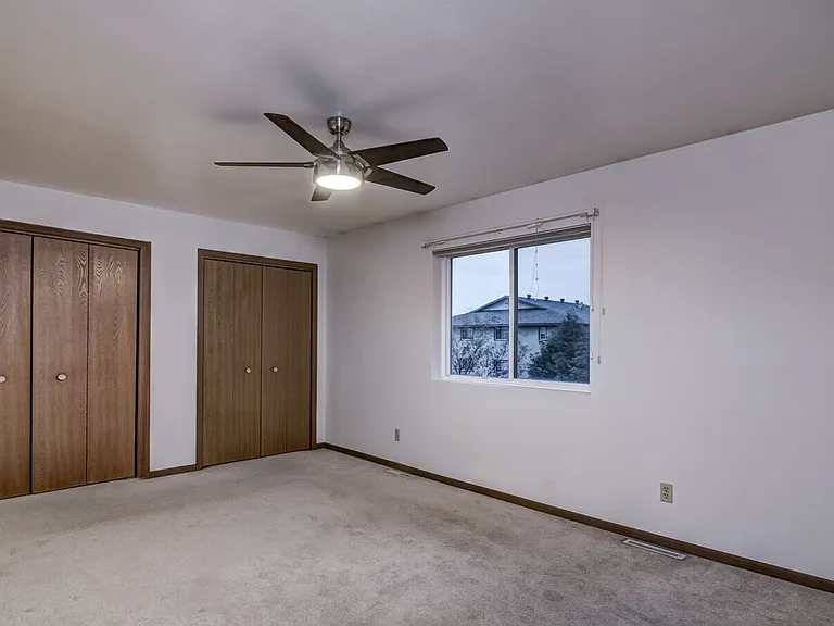 1050 W Hamilton Ave — Photo 37