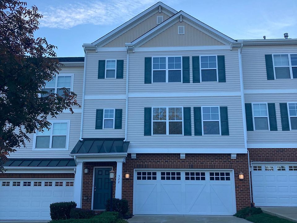 522 - Front Entry