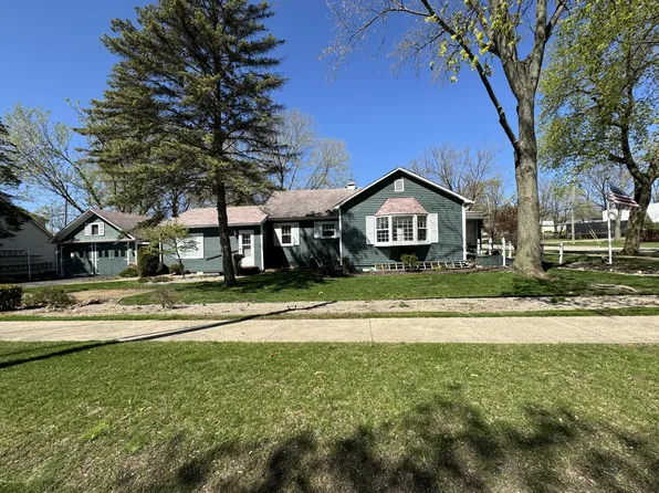 520 Garfield St, Chelsea, MI 48118