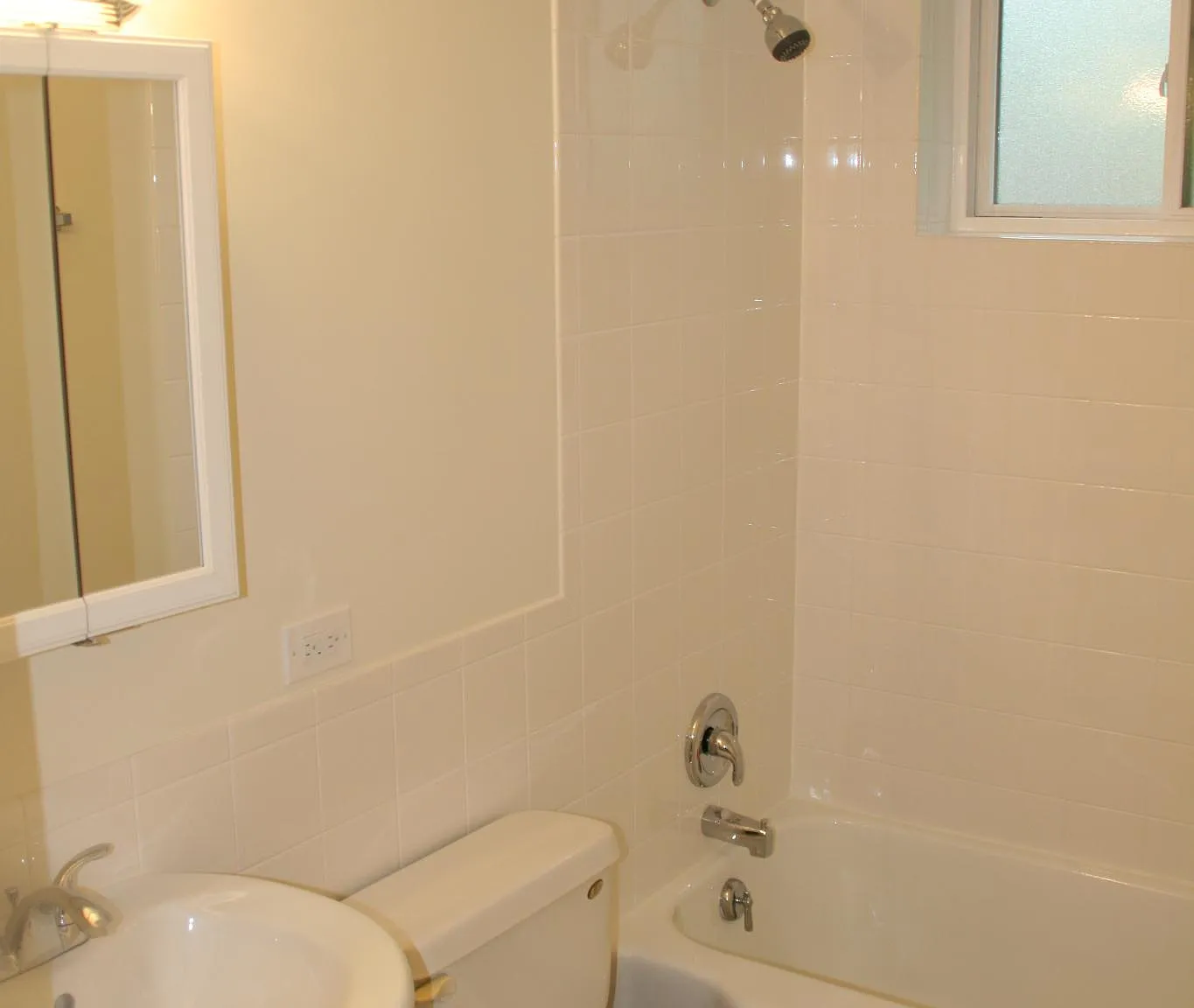 2 bed, 950 sqft, $1,800 — Photo 3
