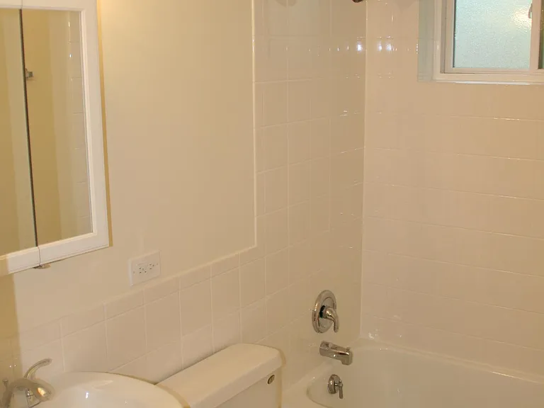915 E Miner St #7 — Photo 1