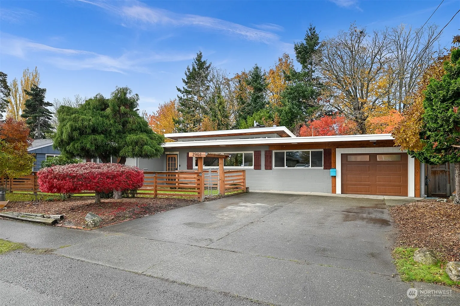 2907 Lynn St photo 1