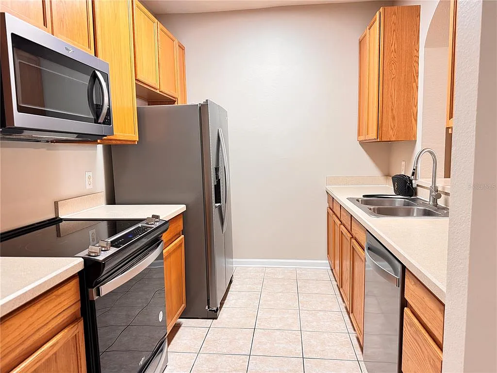 2 bed, 2.0 bath, 1206 sqft, $1,750 — Photo 2