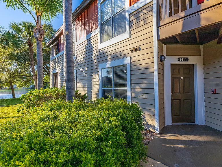 Palm Cove Apartments — Photo 62