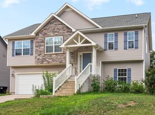 132 Sycamore Hill Dr, Clarksville, TN 37042