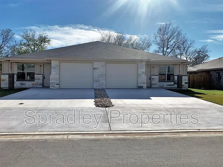 1518 Brazos Rd — Photo 2