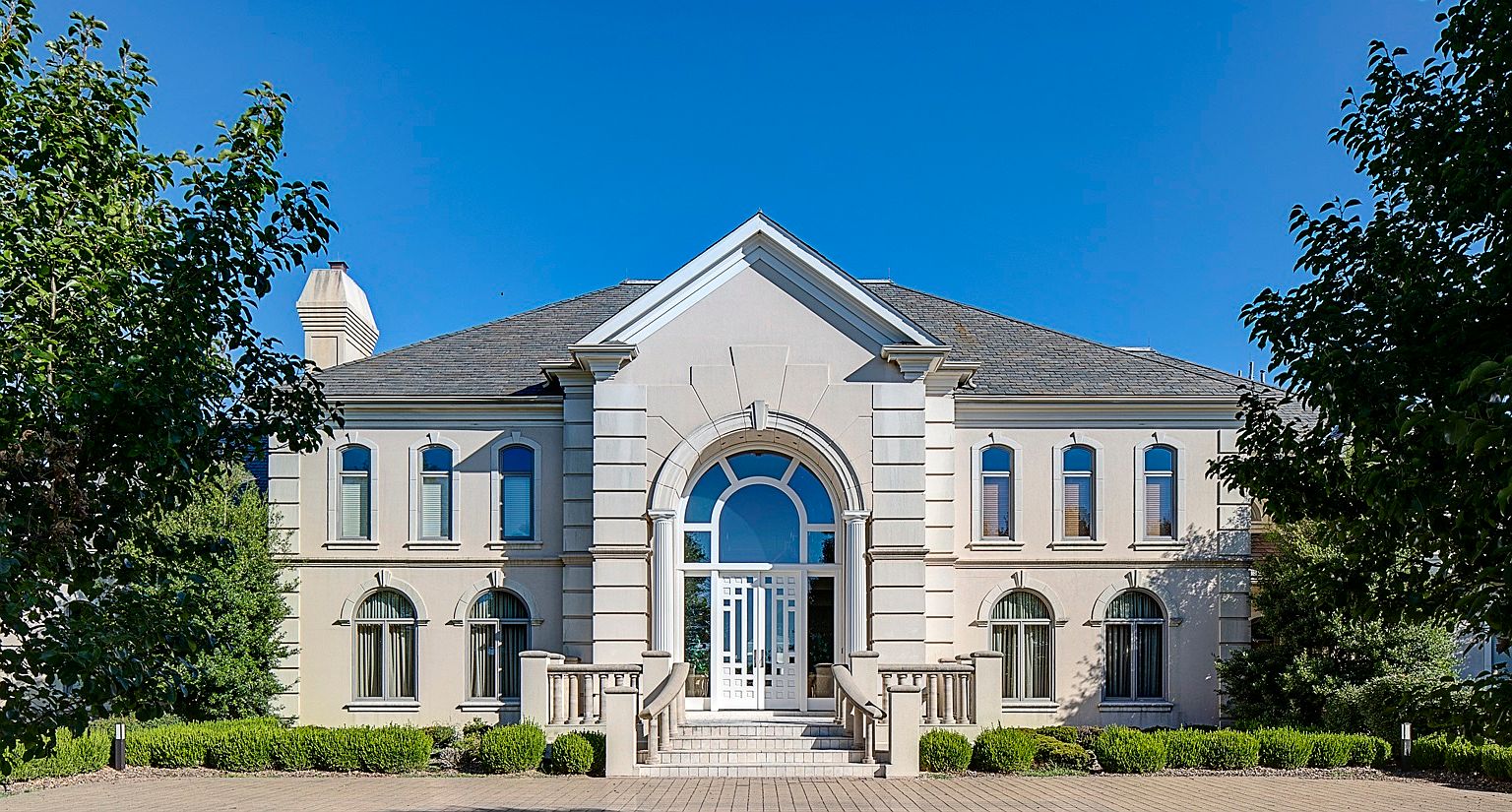 2 King's Pointe Cir, Belleville, IL 62223 | Zillow