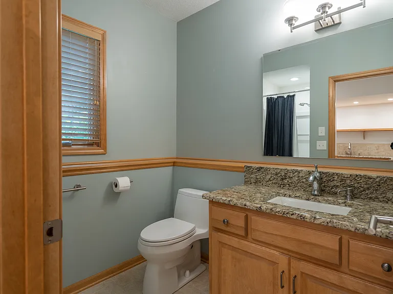 1101 Stonecreek Dr — Photo 32