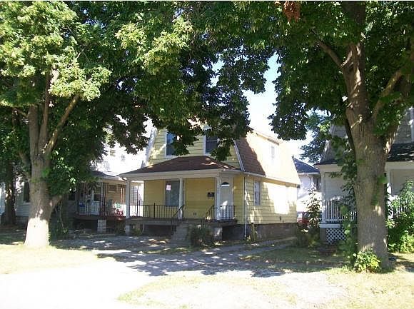 1st image of 305 S Van Buren St