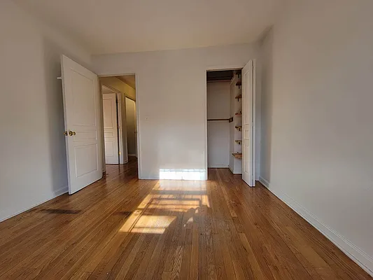 Rented by Premier Metro Realty Corp | media 20