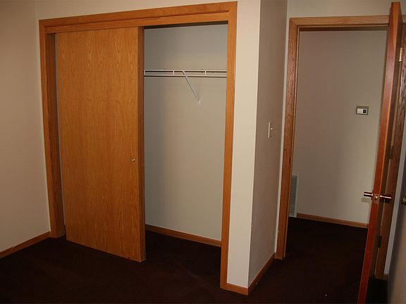 Campus Court - Bedroom