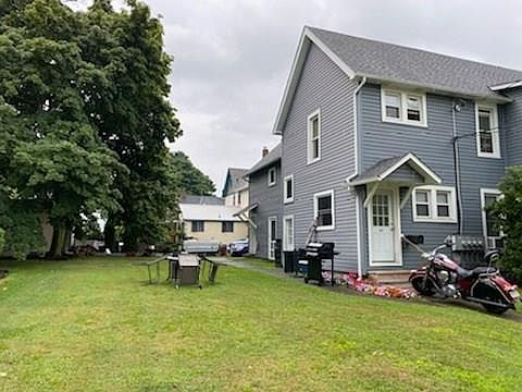 2nd image of 31 Eagle St