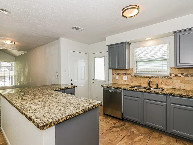 28914 Champion Oaks Dr — Photo 7