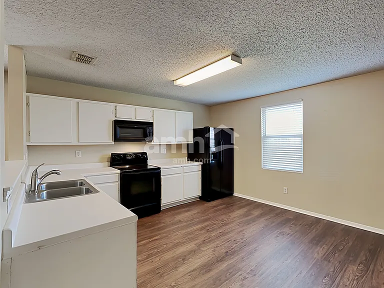 5161 Cliff Oaks Dr — Photo 3