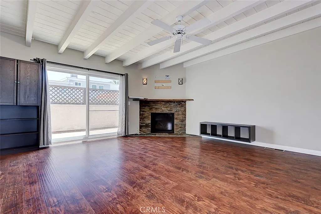 2 bed, 1.5 bath, 1060 sqft, $3,500 — Photo 3