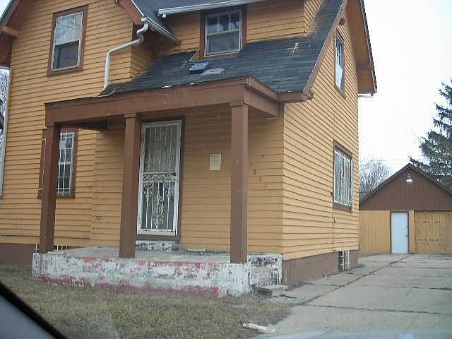 2nd image of 1920 N Chevrolet Ave