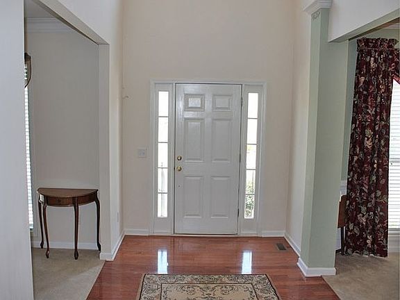 4th image of 403 Whisper Wind Ln