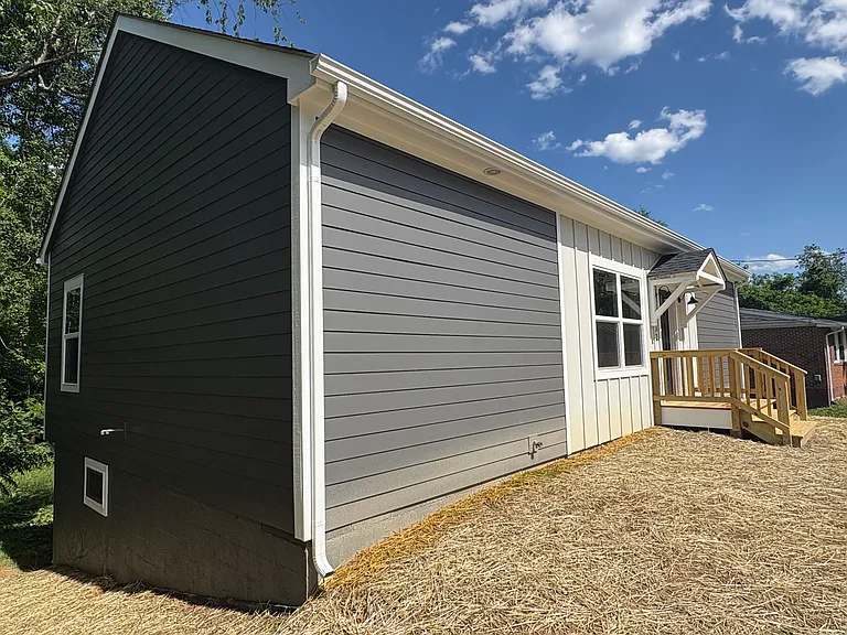 2632 Hydraulic Rd — Photo 3