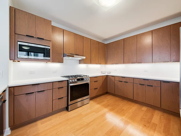 1600 S Prairie Ave #1902 — Photo 5