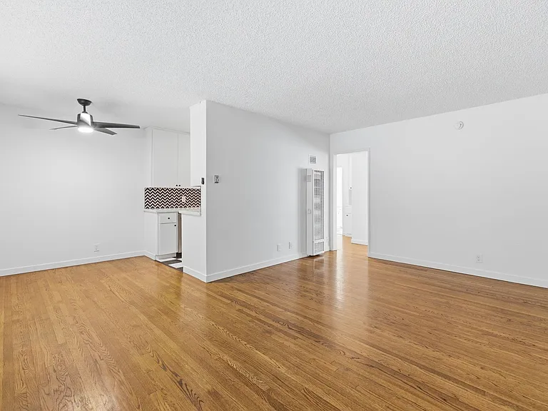 1721 E Appleton St — Photo 8