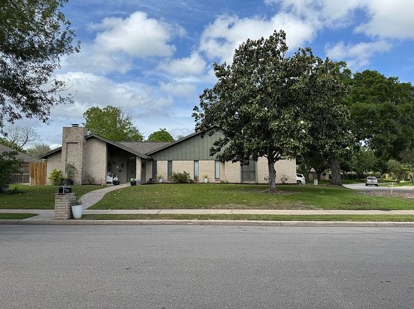 602 Chimney Rock Dr