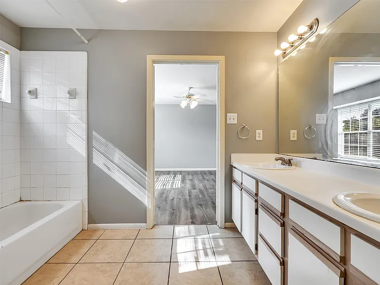 11703 Emerald Hill Dr #C — Photo 33