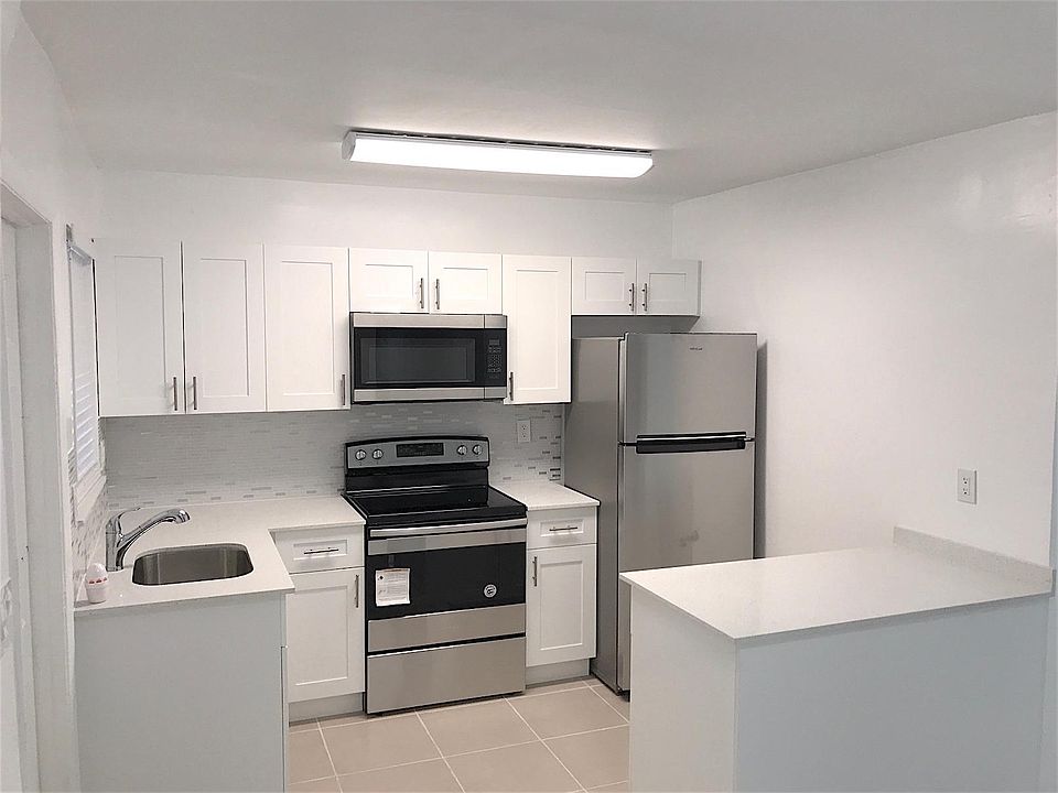 1st image of 575 NE 143rd St APT 307