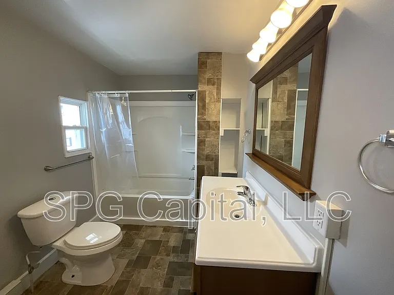 659 W College Ave — Photo 6