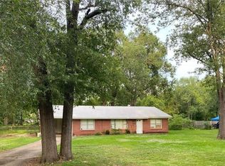 1210 Lee St, Benton, LA 71006