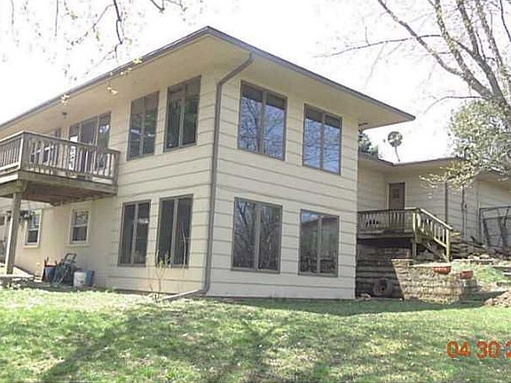 2nd image of 125 Hillcrest Dr NE