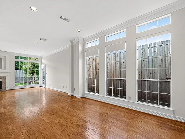 3619 W Clay St — Photo 5