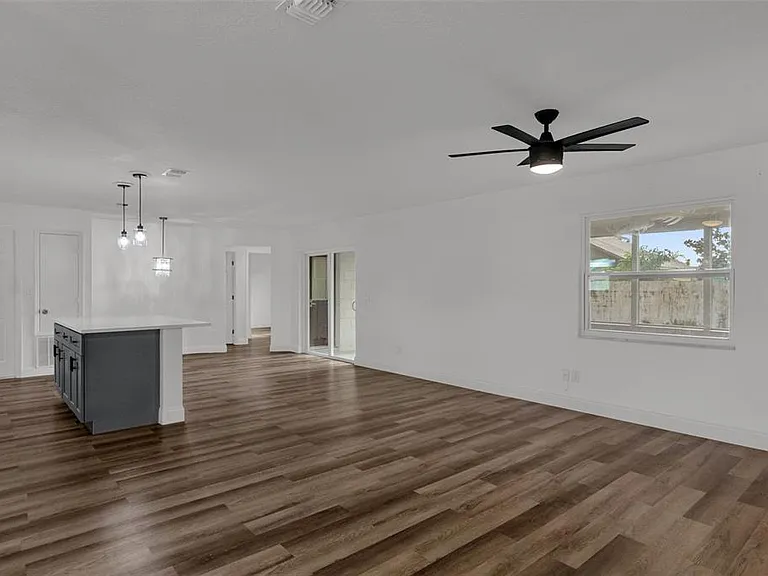 2433 Benjamin Dr — Photo 11