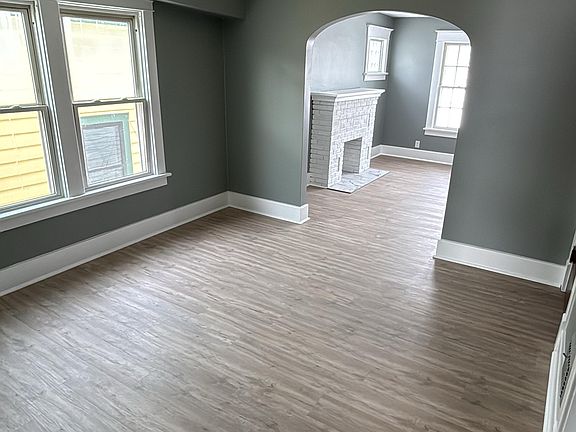 5th image of 299 Nassau Ave Floor 1