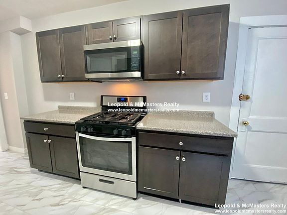 3rd image of 90 Cypress St APT 4C