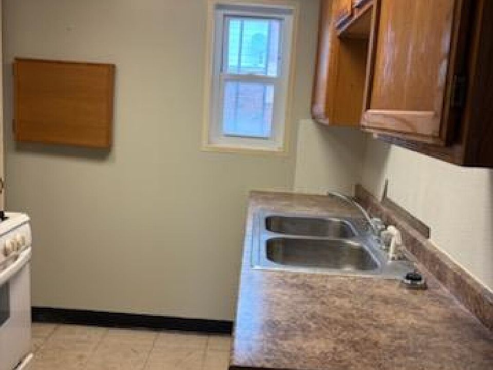 1st image of 801 Range Ln #2