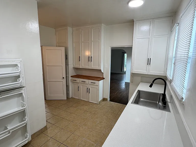 1874 S Redondo Blvd #1874 — Photo 39