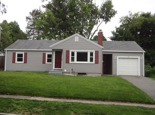 27 Bennington St, Springfield, MA 01108