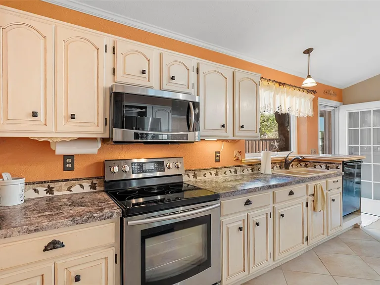 1003 Ashby Dr — Photo 11