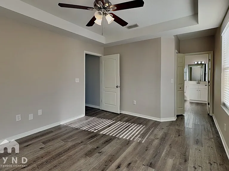 8162 Canterbury Lake Blvd — Photo 7