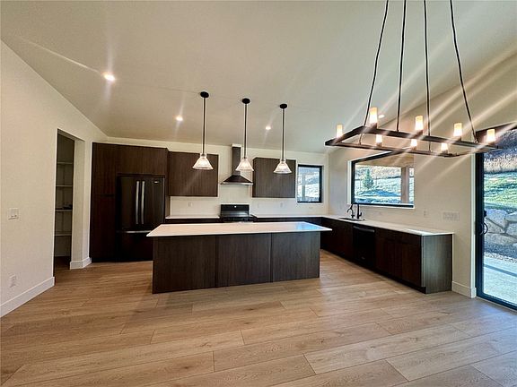 3rd image of 3303 EMERSON Trail