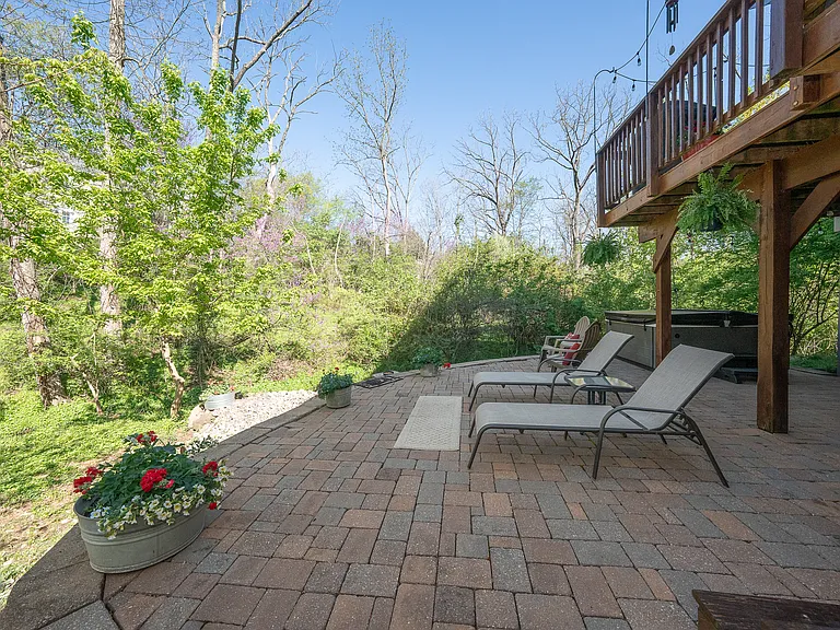 903 Maplewood Dr — Photo 61