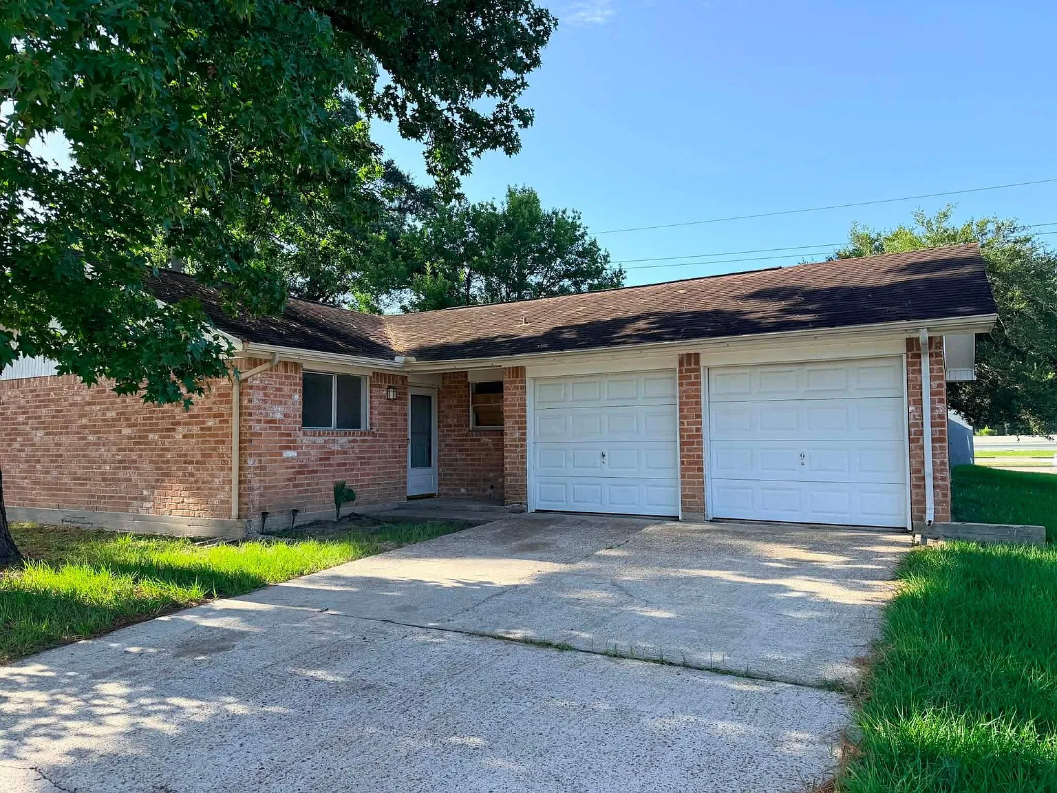 3 bed, 1.5 bath, 1062 sqft, $1,600 — Photo 1